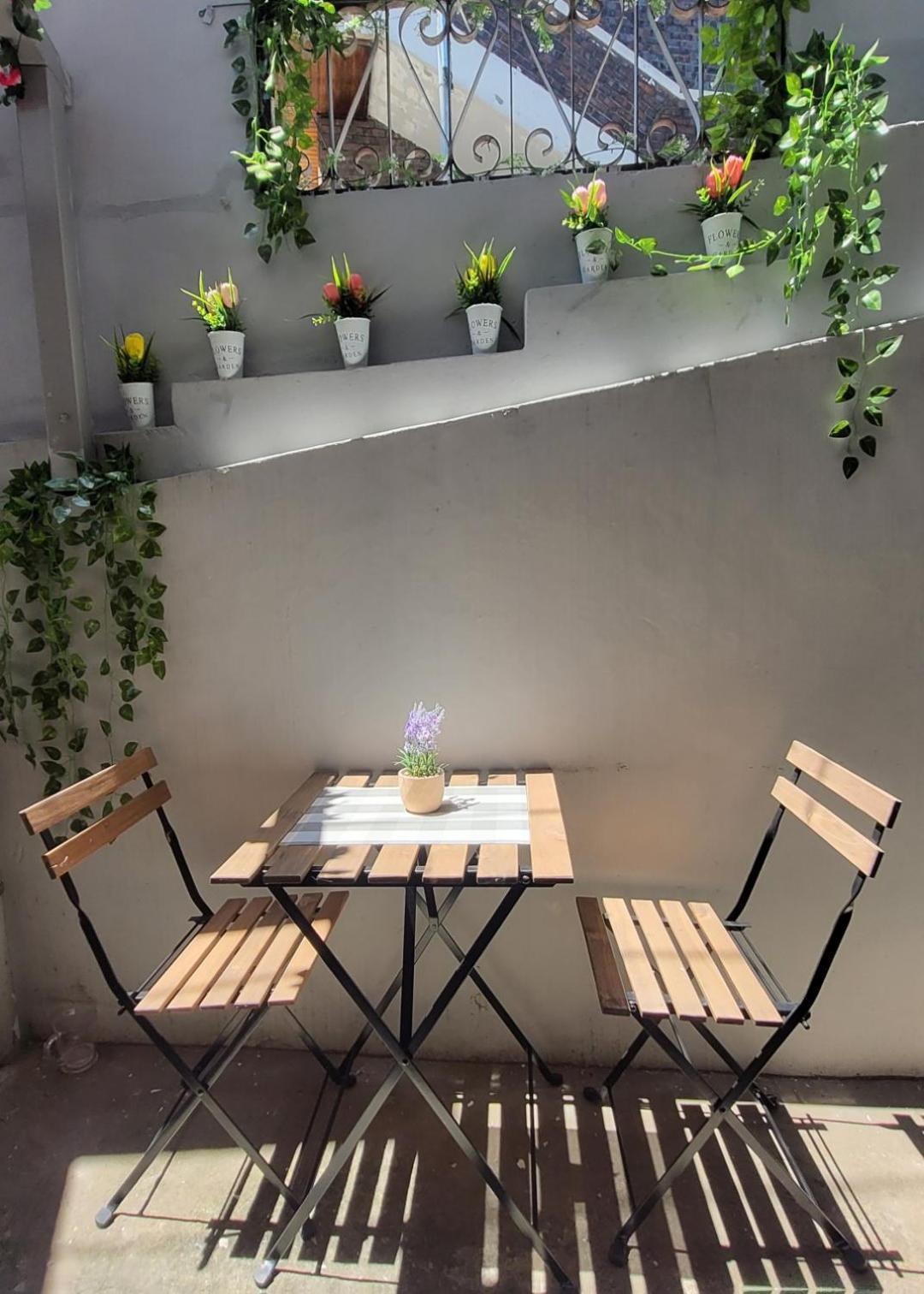 Private - Newly Renovated #8 Apartment *